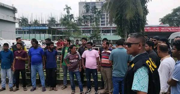 মমেক হাসপাতালে র‌্যাবের মোবাইল কোর্টের অভিযান গ্রেপ্তার ১৮ জনকে বিভিন্ন মেয়াদে সাজা প্রদান