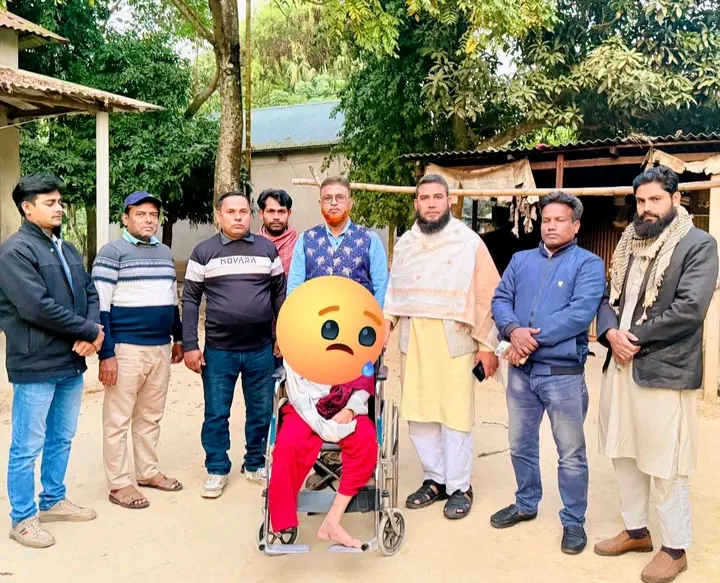 মানবতার দৃষ্টান্ত স্থাপন করলেন ক’জন সাংবাদিক। শ্রীপুরে পা হারানো বিধবা তাসলিমার পাশে মানবতার হাত বাড়ালেন সাংবাদিকরা