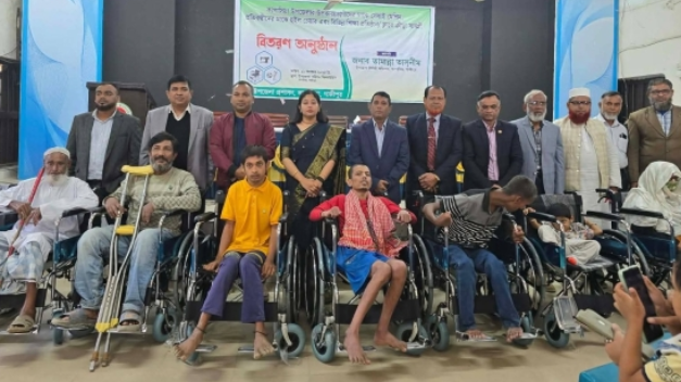 কাপাসিয়ায় প্রশাসনের উদ্যোগে উপকারভোগী ও প্রতিষ্ঠানের মাঝে উপকরণ বিতরণ