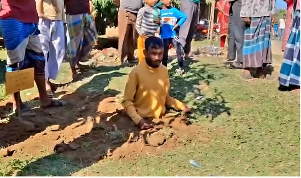 শ্রীপুরে মাকে মারধর করায় সন্তানকে মাটিতে পুতে বিচার