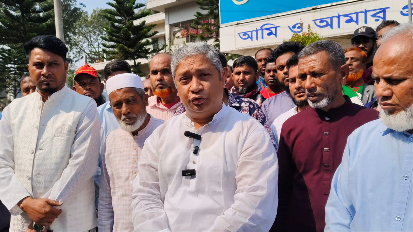 কাপাসিয়ায় বিএনপি-জামায়াত সংঘর্ষে আহত ৭: হাসপাতালে রিয়াজুল হান্নান, মামলা দায়ের