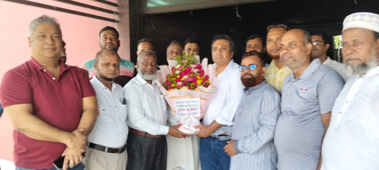 কাপাসিয়া প্রেসক্লাব পরিদর্শনে জেলা পরিষদ প্রশাসক চৌধুরী ইশরাক সিদ্দিকী